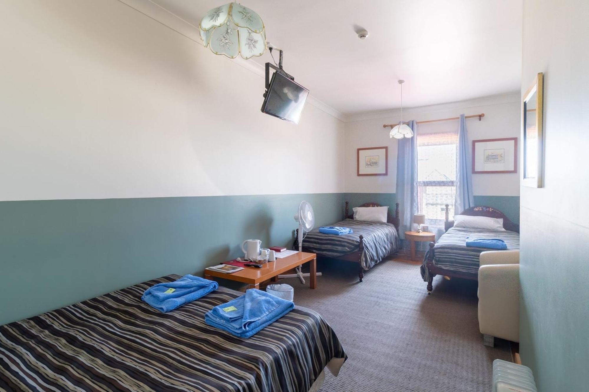The Victoria Hotel Port MacDonnell Bilik gambar