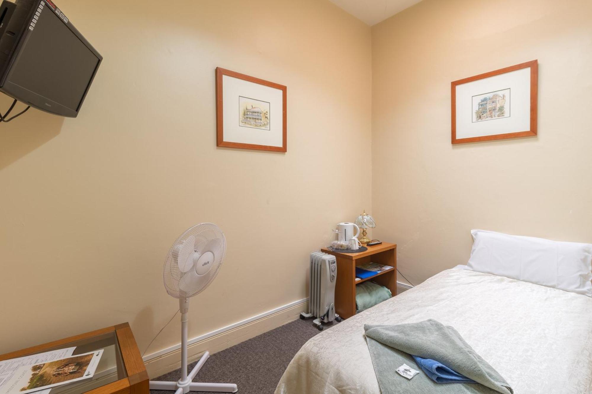 The Victoria Hotel Port MacDonnell Bilik gambar